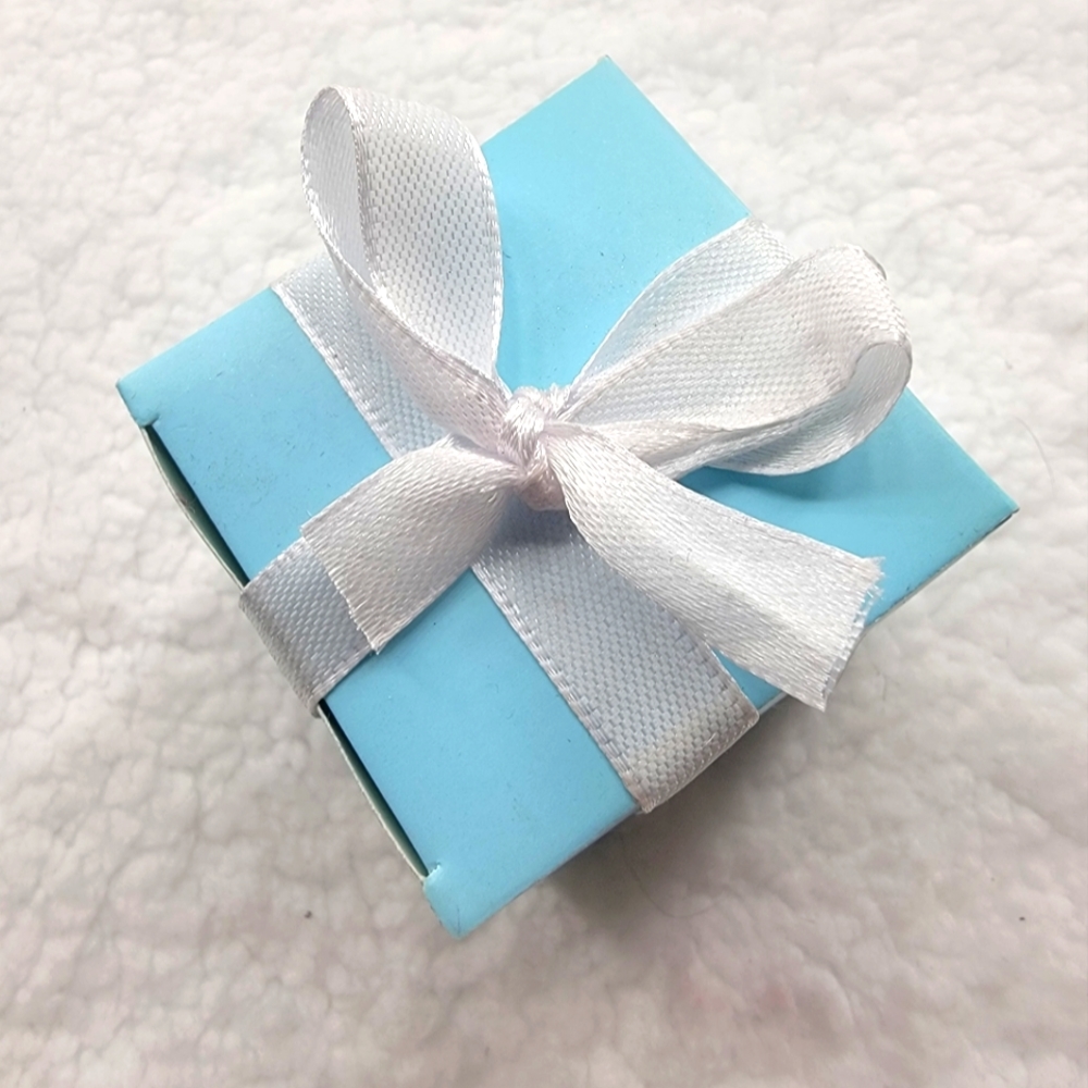 Small Tiffany Co. Inspired Treat Boxes! - Picture 4 of 7
